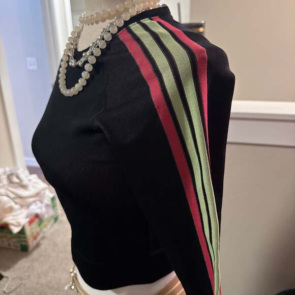 Fabletics Aisley Seamless Black Striped Long-Sleeve Crop Top - Picture 2 of 4